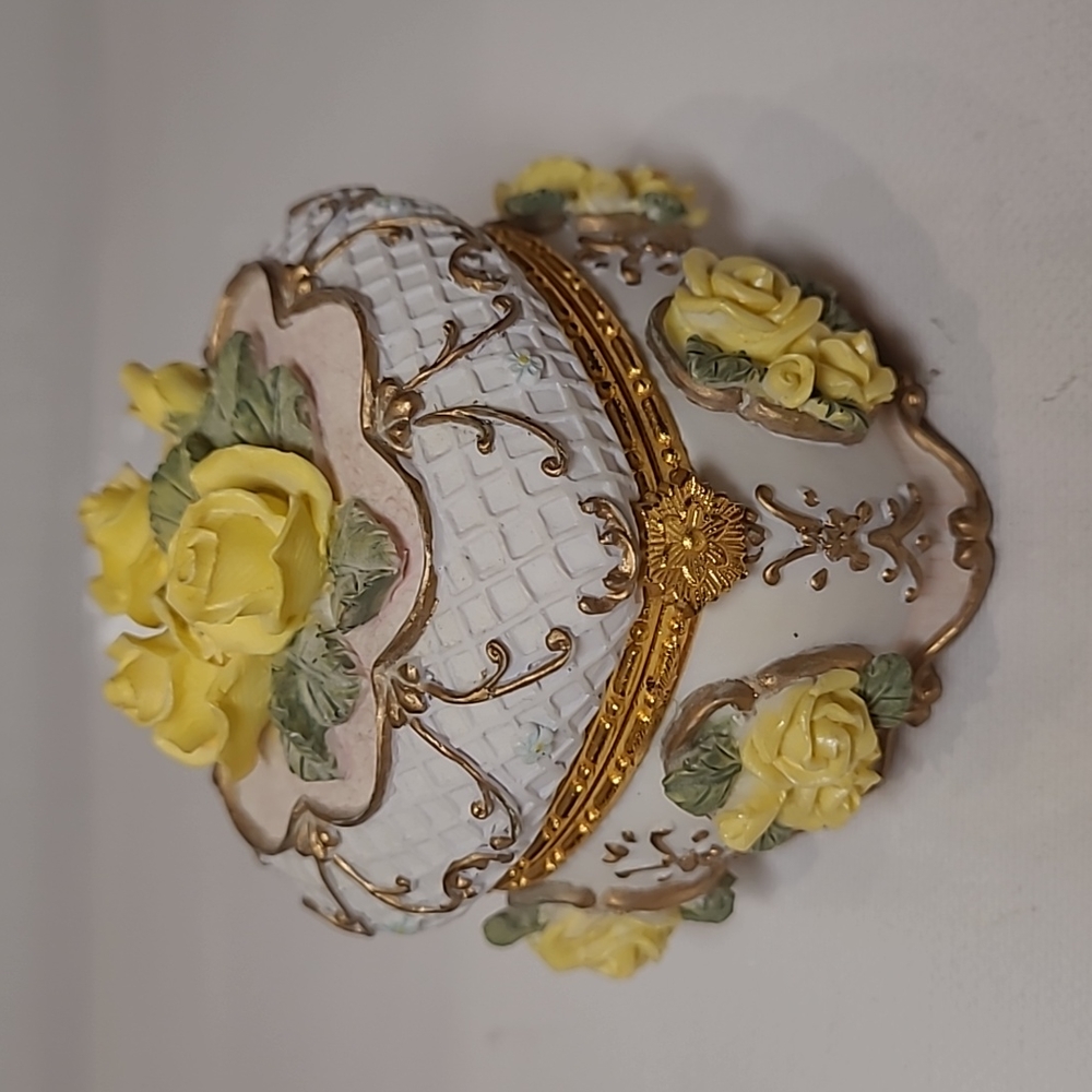 Vintage Beta sigma phi Reflections Yellow rose trinket box 2 3/4"×3 1/8"×2.5"